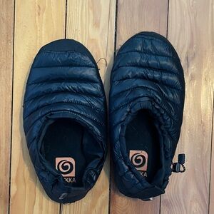 Brekka Slippers Black Size Medium